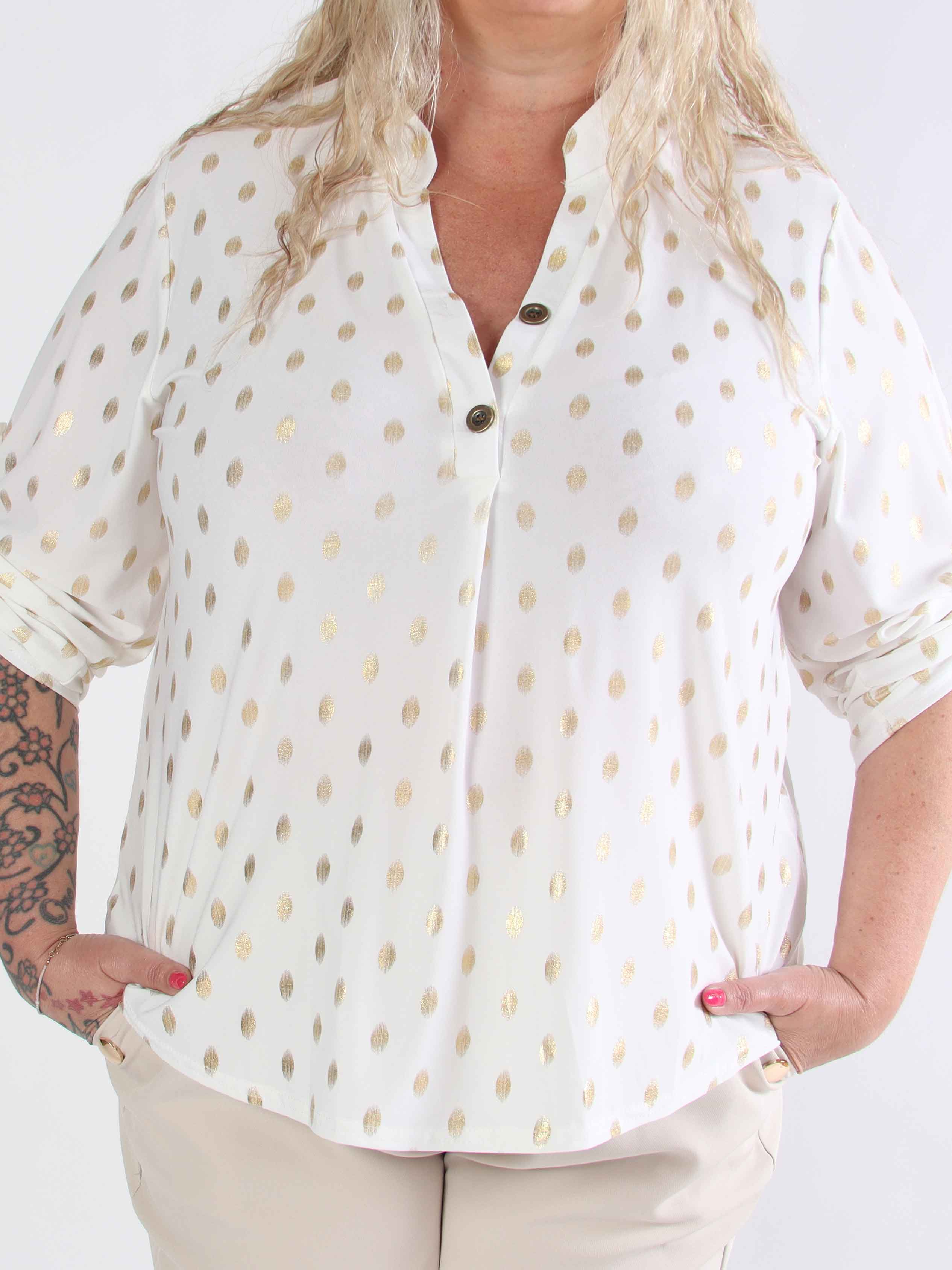 Ebba Gold Shirt - Elastisk plus size bluse med guld dutter